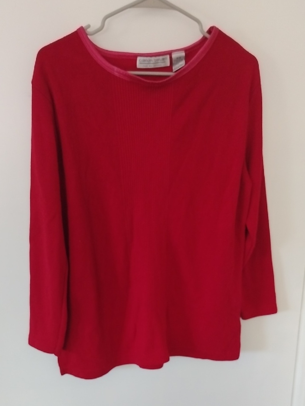 Carolyn Taylor Red Long-Sleeve Ribbed Front Top with Pink Neck Trim